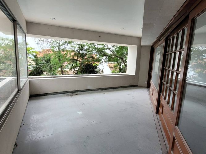 Apartamento de 3 alcobas en venta en Normandia, Cali, 433 m² · foto 3 de 24