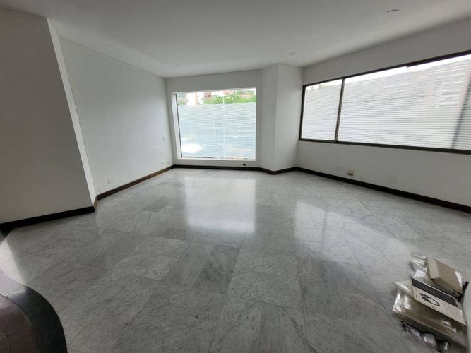 Apartamento de 3 alcobas en venta en Normandia, Cali, 433 m² · foto 12 de 24
