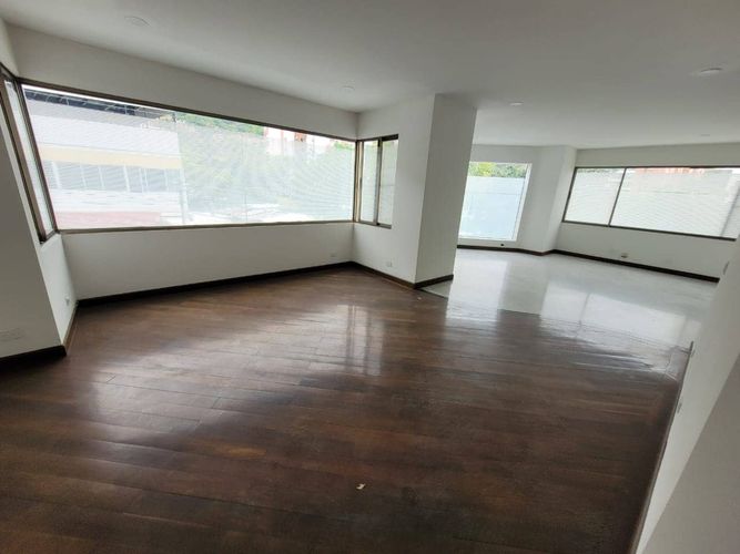 Apartamento de 3 alcobas en venta en Normandia, Cali, 433 m² · foto 14 de 24