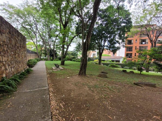 Apartamento de 3 alcobas en venta en Normandia, Cali, 433 m² · foto 24 de 24