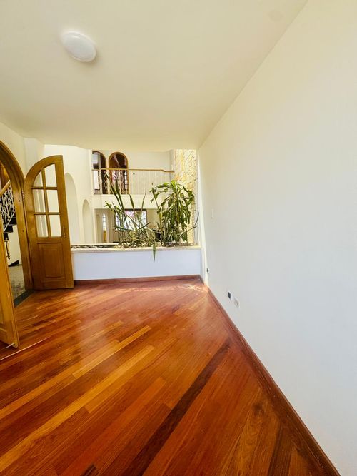 Casa de 5 alcobas en venta en Santa Ana Centro Comercial Boutique, Bogotá, 193 m² · foto 9 de 24