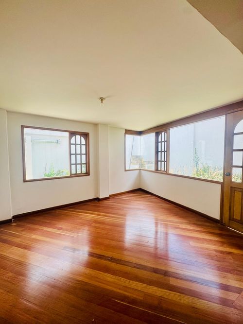 Casa de 5 alcobas en venta en Santa Ana Centro Comercial Boutique, Bogotá, 193 m² · foto 8 de 24