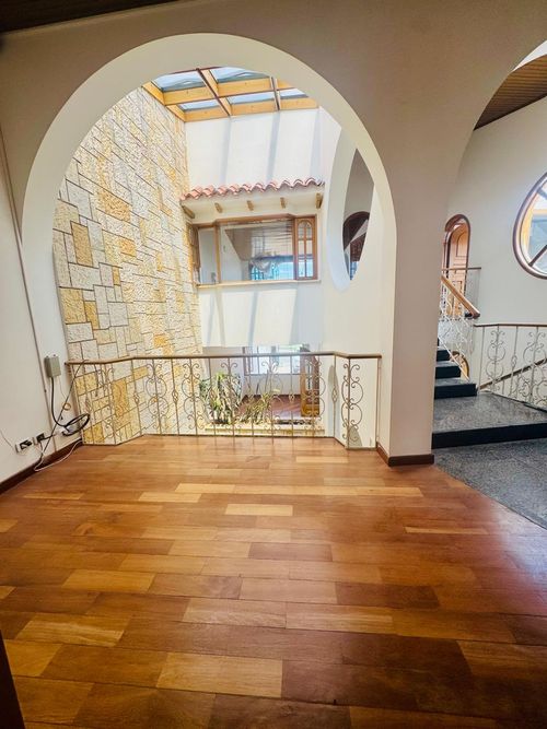 Casa de 5 alcobas en venta en Santa Ana Centro Comercial Boutique, Bogotá, 193 m² · foto 15 de 24