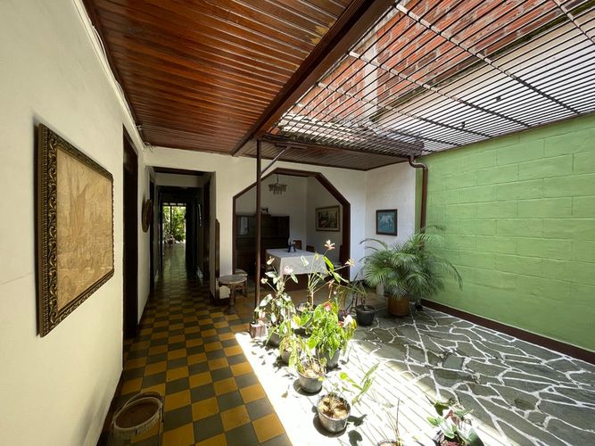 Casa de 6 alcobas en venta en Centro, Itagüí, 377 m² · foto 5 de 18
