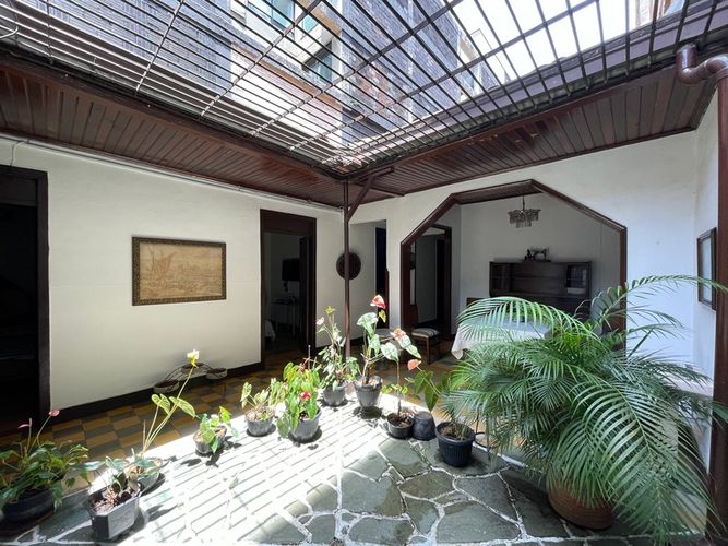 Casa de 6 alcobas en venta en Centro, Itagüí, 377 m² · foto 8 de 18