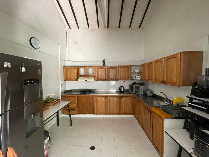 Casa de 6 alcobas en venta en Centro, Itagüí, 377 m² · foto 10 de 18
