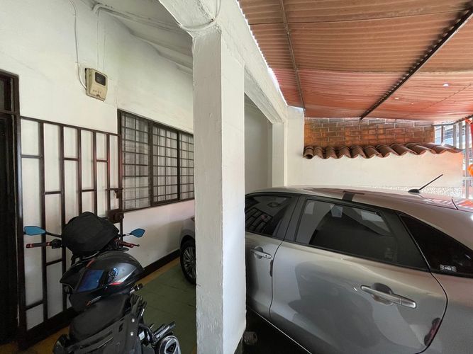 Casa de 6 alcobas en venta en Centro, Itagüí, 377 m² · foto 15 de 18