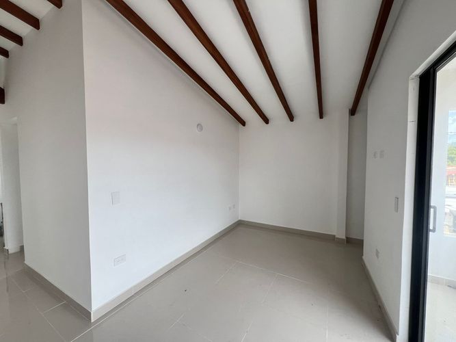 Apartamento de 3 alcobas en venta en La Ceja, 68 m² · foto 2 de 14