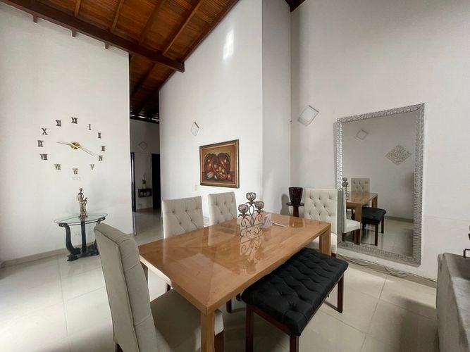 Casa de 10 alcobas en venta en La Castellana, Medellín, 118 m² · foto 5 de 24