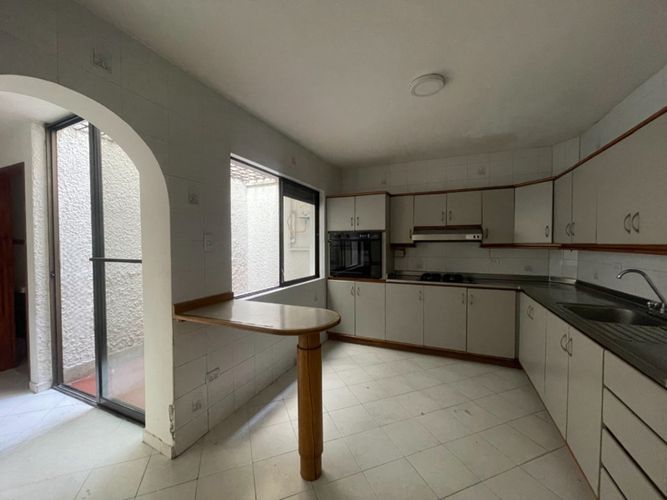 Casa de 10 alcobas en venta en La Castellana, Medellín, 118 m² · foto 7 de 24