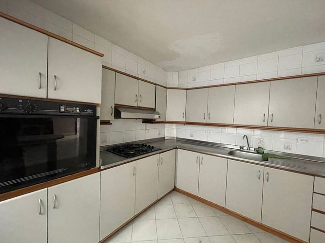Casa de 10 alcobas en venta en La Castellana, Medellín, 118 m² · foto 8 de 24