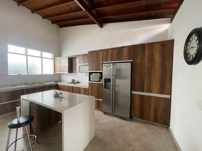 Casa de 10 alcobas en venta en La Castellana, Medellín, 118 m² · foto 9 de 24