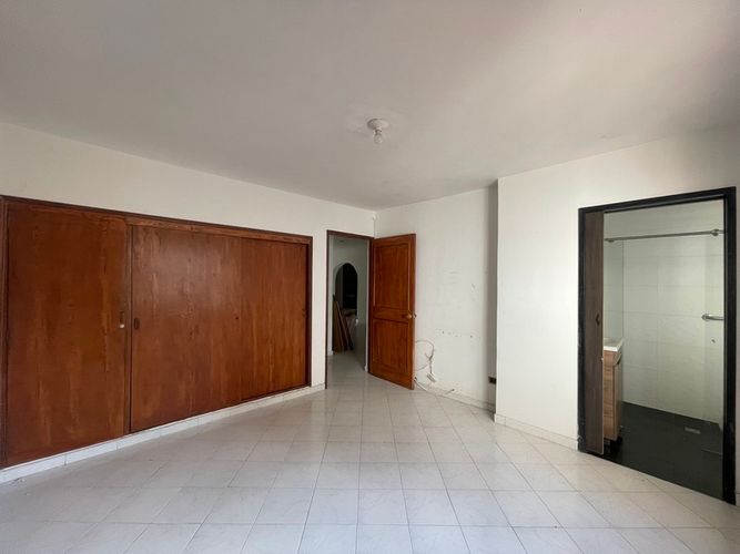 Casa de 10 alcobas en venta en La Castellana, Medellín, 118 m² · foto 11 de 24