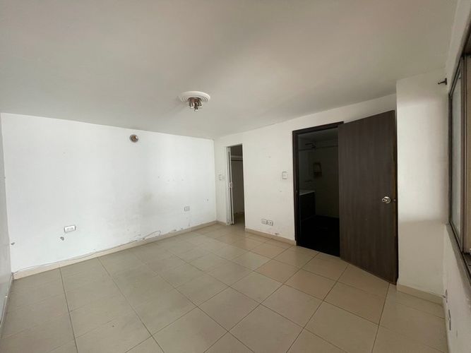Casa de 10 alcobas en venta en La Castellana, Medellín, 118 m² · foto 15 de 24