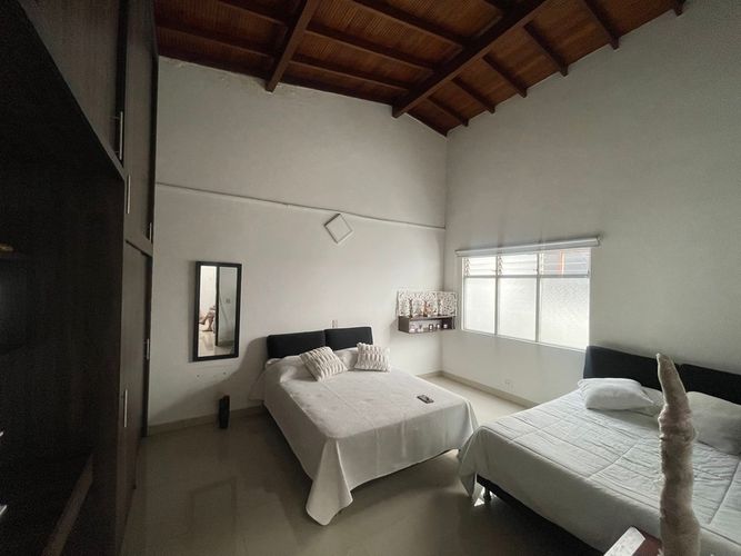Casa de 10 alcobas en venta en La Castellana, Medellín, 118 m² · foto 17 de 24