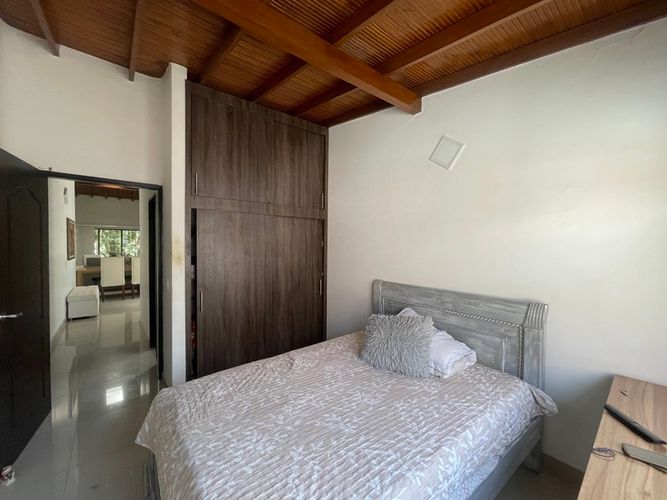 Casa de 10 alcobas en venta en La Castellana, Medellín, 118 m² · foto 19 de 24