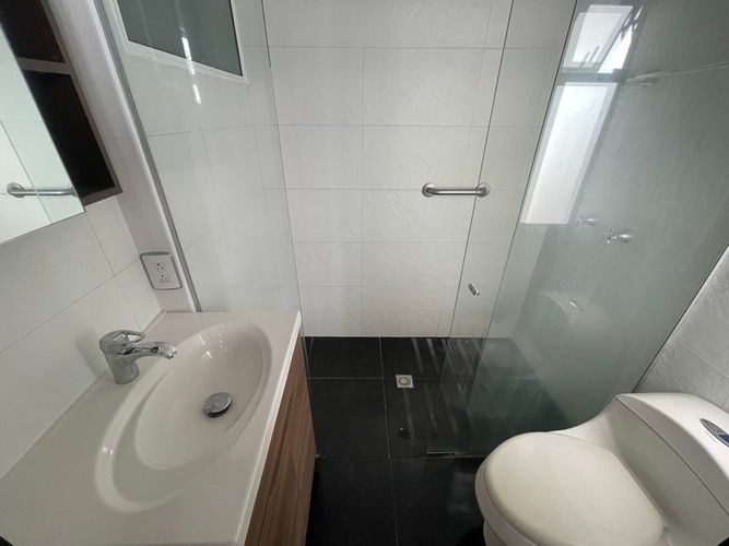 Casa de 10 alcobas en venta en La Castellana, Medellín, 118 m² · foto 21 de 24
