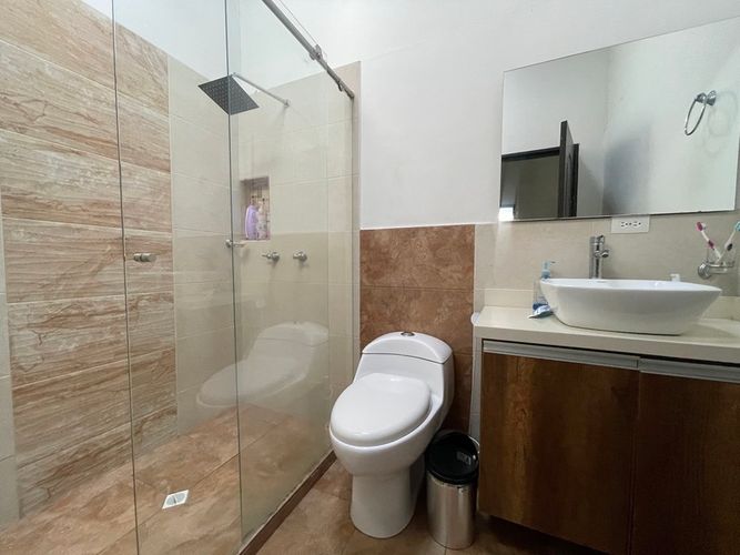 Casa de 10 alcobas en venta en La Castellana, Medellín, 118 m² · foto 24 de 24