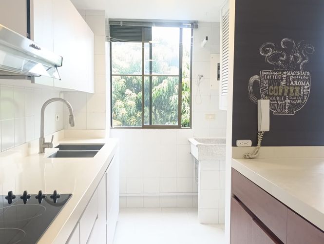 Apartamento de 2 alcobas en arriendo en Los Naranjos, Medellín, 70 m² · foto 7 de 16