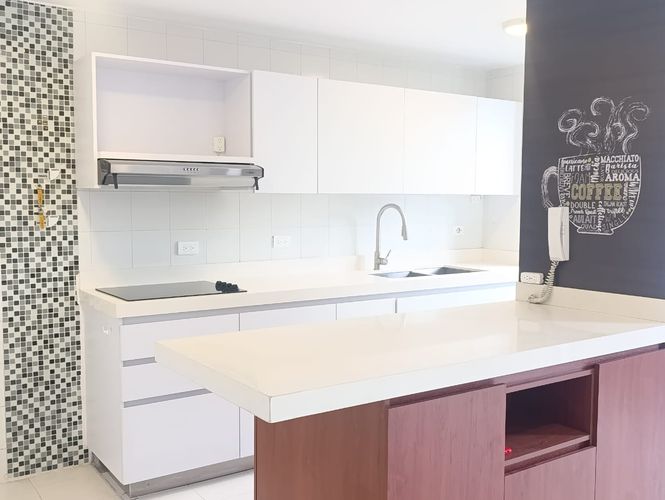 Apartamento de 2 alcobas en arriendo en Los Naranjos, Medellín, 70 m² · foto 5 de 16