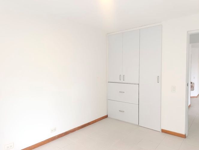 Apartamento de 2 alcobas en arriendo en Los Naranjos, Medellín, 70 m² · foto 8 de 16