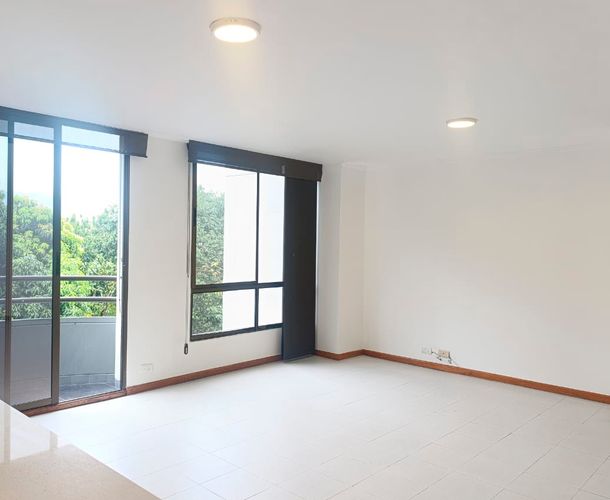 Apartamento de 2 alcobas en arriendo en Los Naranjos, Medellín, 70 m² · foto 2 de 16