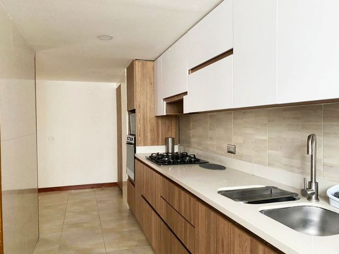 Apartamento de 3 alcobas en venta en El Poblado, Medellín, 220 m² · foto 4 de 19