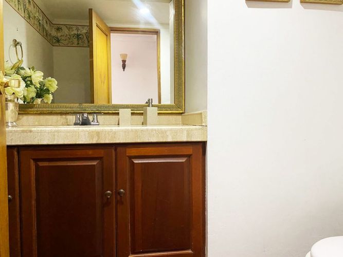 Apartamento de 3 alcobas en venta en El Poblado, Medellín, 220 m² · foto 16 de 19