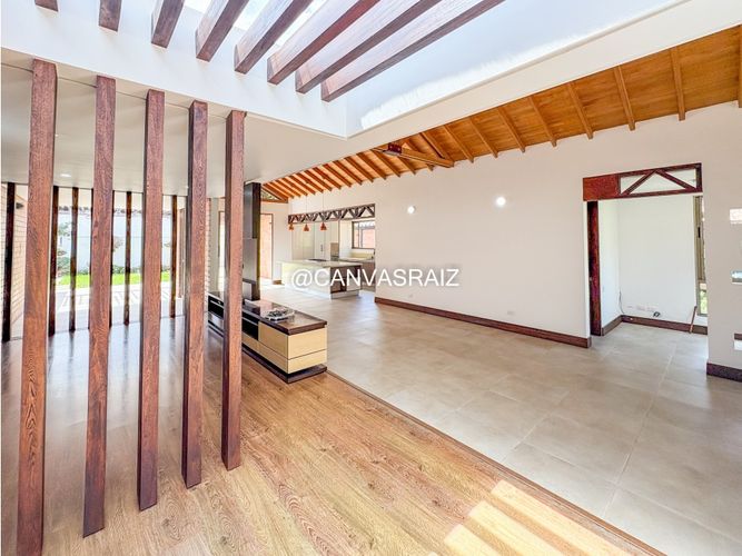 Casa de 3 alcobas en venta en El Retiro, 233 m² · foto 4 de 12