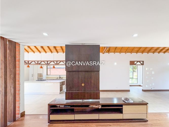 Casa de 3 alcobas en venta en El Retiro, 233 m² · foto 8 de 12