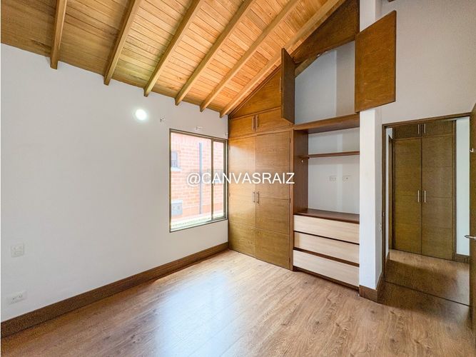 Casa de 3 alcobas en venta en El Retiro, 233 m² · foto 9 de 12