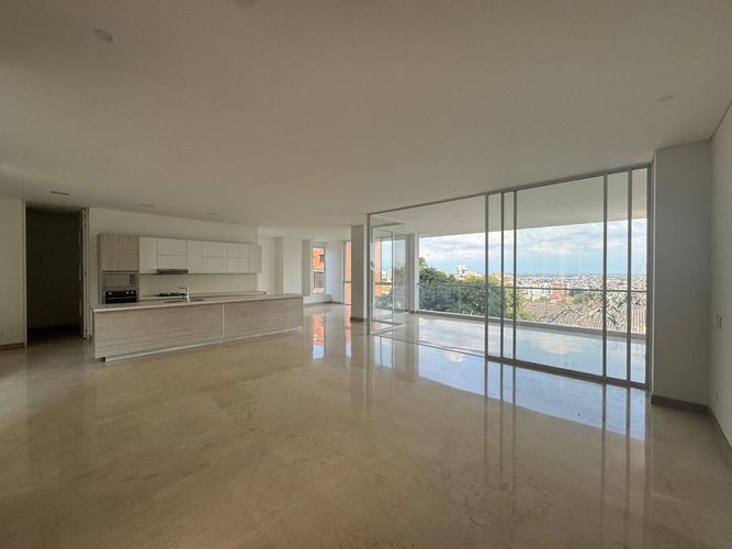 Apartamento de 3 alcobas en venta en Cristales, Cali, 293 m² · foto 3 de 12
