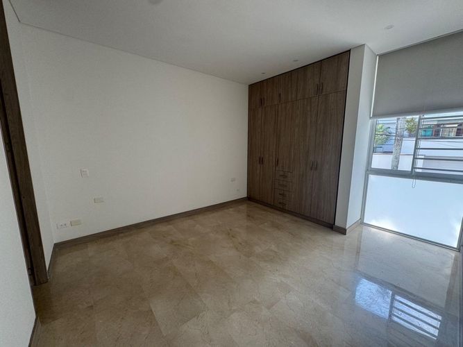 Apartamento de 3 alcobas en venta en Cristales, Cali, 293 m² · foto 7 de 12