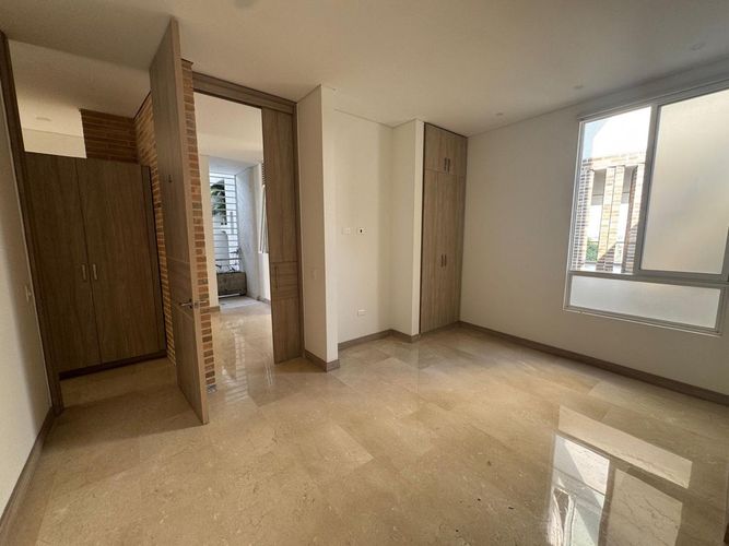 Apartamento de 3 alcobas en venta en Cristales, Cali, 293 m² · foto 8 de 12