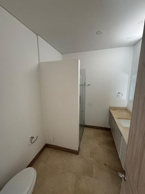 Apartamento de 3 alcobas en venta en Cristales, Cali, 293 m² · foto 9 de 12