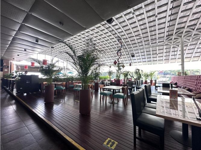 Local en venta en El Poblado, Medellín, 110 m² · foto 3 de 24