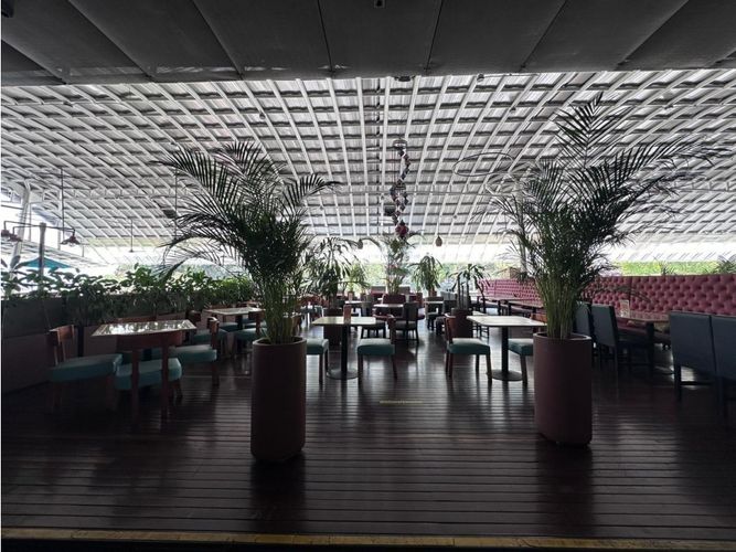 Local en venta en El Poblado, Medellín, 110 m² · foto 6 de 24