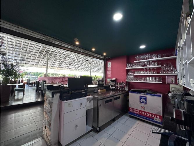 Local en venta en El Poblado, Medellín, 110 m² · foto 8 de 24