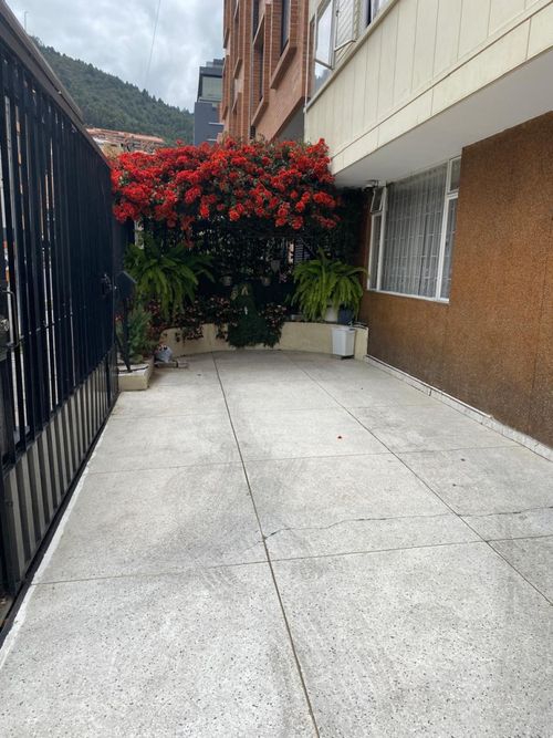 Apartamento de 4 alcobas en arriendo en Santa Barbara Oriental, Bogotá, 160 m² · foto 2 de 15