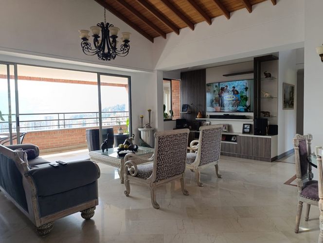 Apartamento de 3 alcobas en arriendo en El Tesoro, Medellín, 150 m² · foto 2 de 20