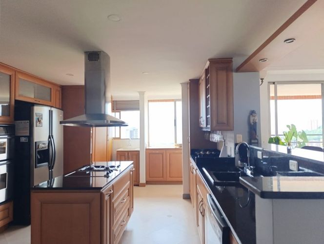 Apartamento de 3 alcobas en arriendo en El Tesoro, Medellín, 150 m² · foto 9 de 20