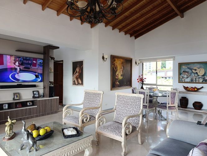 Apartamento de 3 alcobas en arriendo en El Tesoro, Medellín, 150 m² · foto 3 de 20