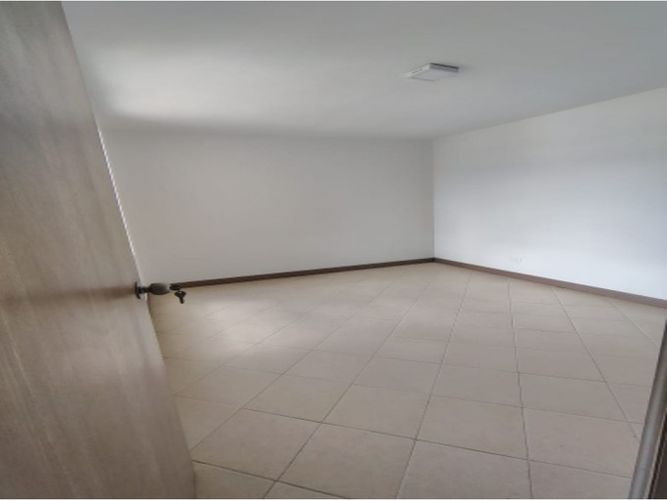 Apartamento de 3 alcobas en venta en Virgen Del Carmen, Sabaneta, 67 m² · foto 6 de 13