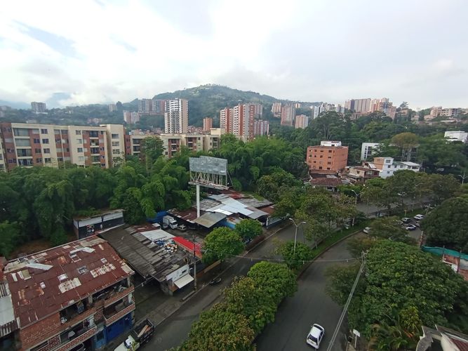 Edificio en arriendo en Zona Centro, Envigado, 1000 m² · foto 6 de 20