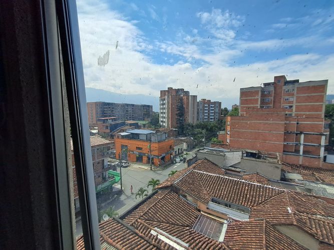 Local en arriendo en Laureles, Medellín, 89 m² · foto 2 de 18