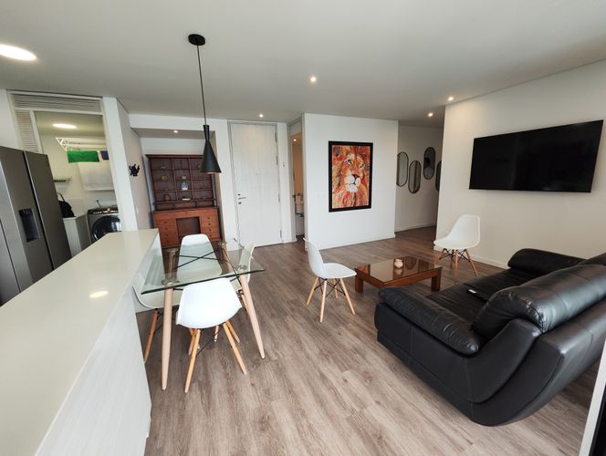 Apartamento de 2 alcobas en arriendo en El Poblado, Medellín, 95 m² · foto 5 de 20