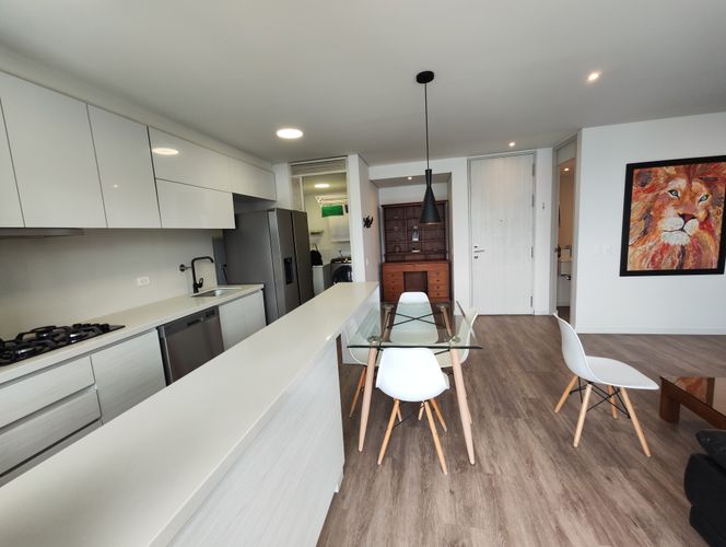 Apartamento de 2 alcobas en arriendo en El Poblado, Medellín, 95 m² · foto 6 de 20