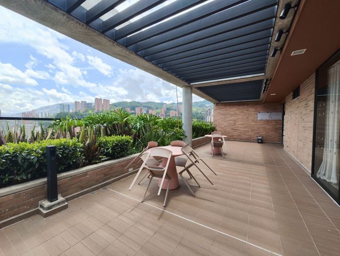 Apartamento de 2 alcobas en arriendo en El Poblado, Medellín, 95 m² · foto 19 de 20