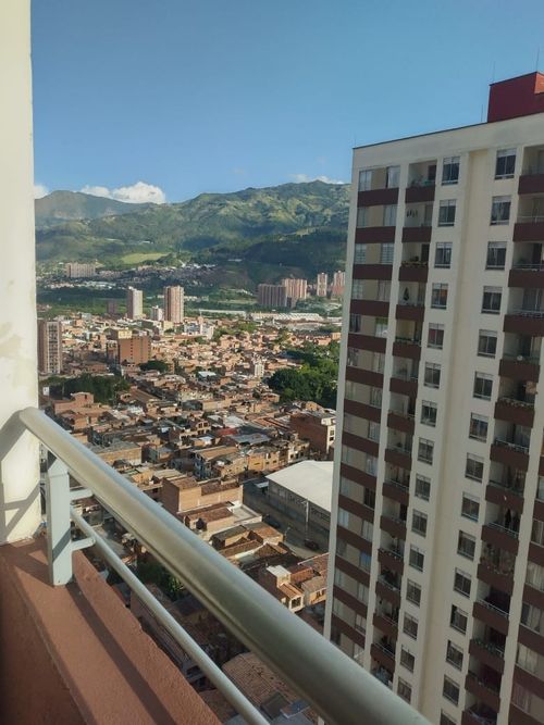 Apartamento de 3 alcobas en venta en Altavista, Bello, 61 m² · foto 3 de 18