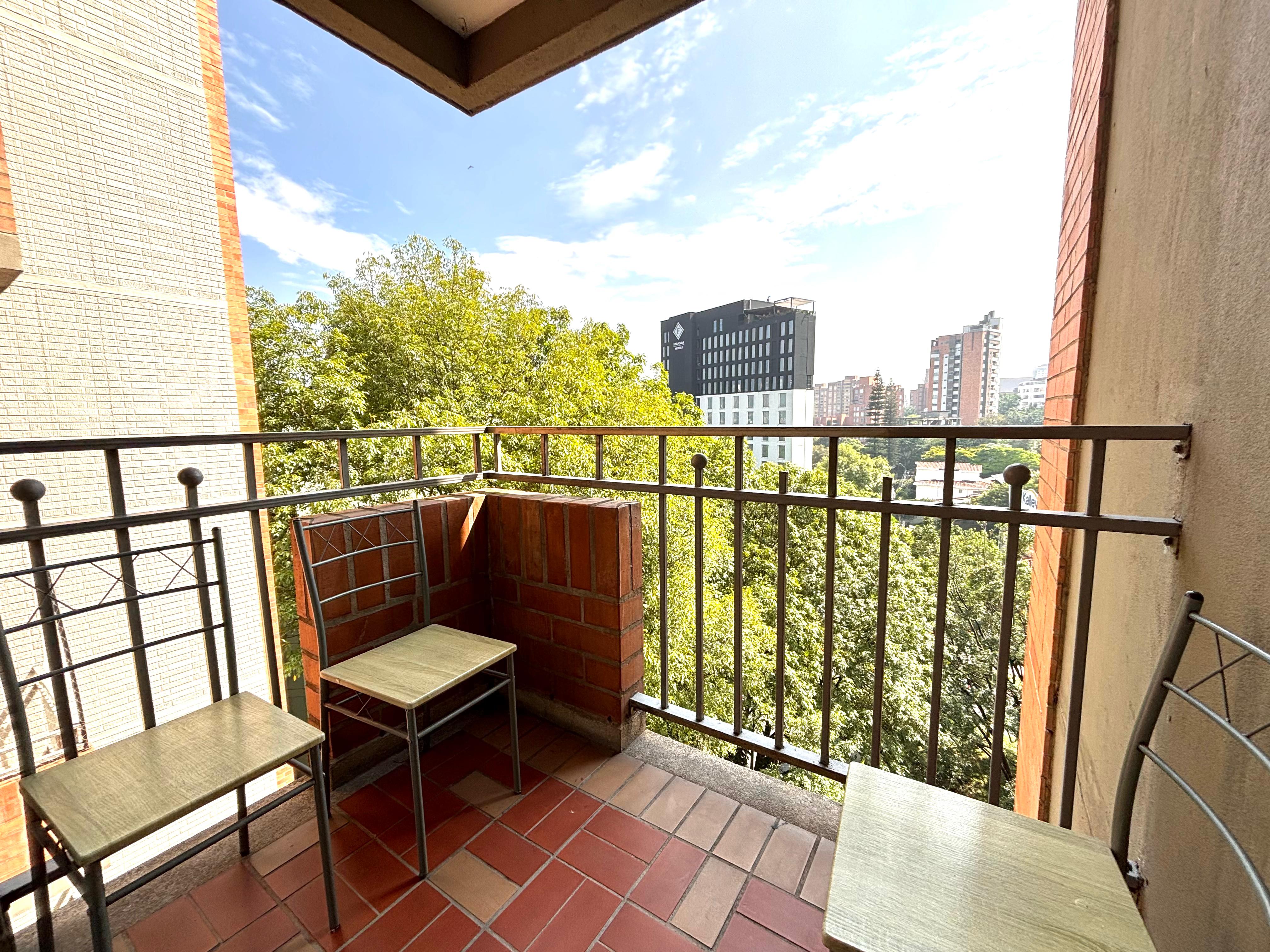 Apartamento en arriendo en El Poblado, Medellín · foto 3 de 20